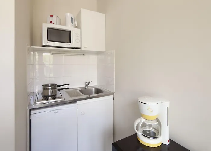 Le Beausejour By Popinns Aparthotel